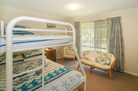 Anchors Away - Accommodation Burleigh 2
