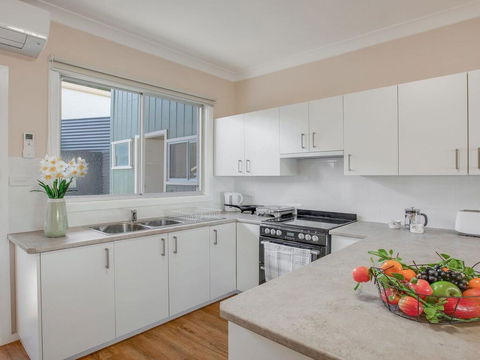 Antonio's Paradise - Spectacular Views Over Warrain Beach - Accommodation Burleigh 1