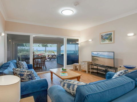 Antonio's Paradise - Spectacular Views Over Warrain Beach - Accommodation Burleigh 2