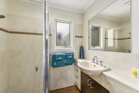 Apartment On Lake Terrace - Accommodation Burleigh 3