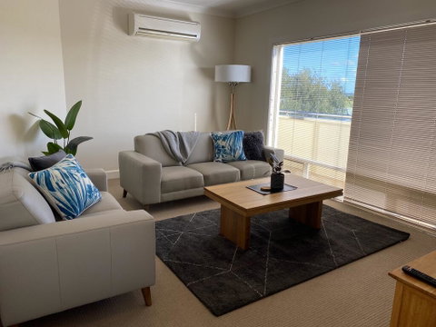 Apartment On Lake Terrace - Accommodation Burleigh 2