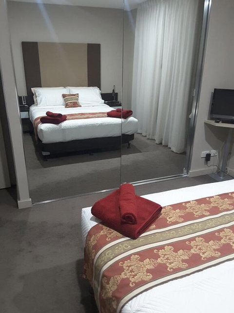 APARTMENT@96 - Accommodation Burleigh 2