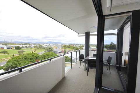 Apartments G60 Gladstone - Accommodation Burleigh 1