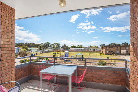 Apollo Unit 21 - Accommodation Burleigh 2