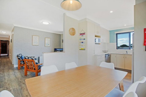 Apollo Unit 21 - Accommodation Burleigh 1