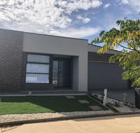 Apple House Tarneit North - Accommodation Burleigh