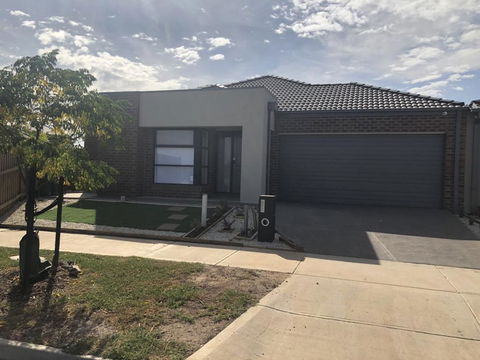 Apple House Tarneit North - Accommodation Burleigh 1