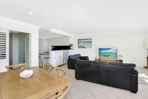 Aqua Solai Unit 1 - Accommodation Burleigh 3