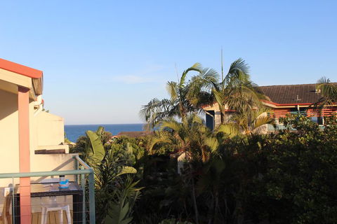 Aqualuna Apartments - Accommodation Burleigh 2