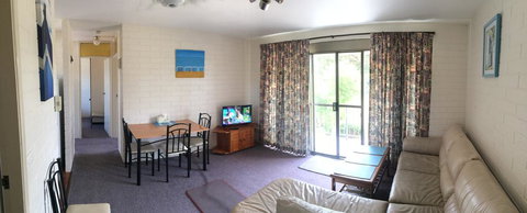 Aquarius Holiday Apartments - Accommodation Burleigh 3