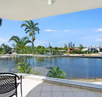 Arc Resort Stunning 3 Bedroom in Broadbeach - Accommodation Burleigh