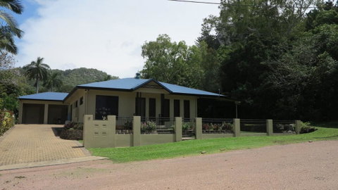 Arcadia Villas Unit 3 - Accommodation Burleigh 0