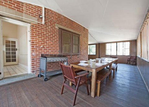 Arch On Mellool - Accommodation Burleigh 2