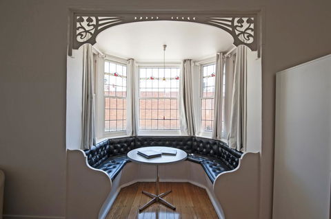Arch On Mellool - Accommodation Burleigh 0