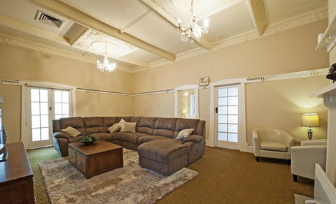 Arch On Mellool - Accommodation Burleigh 3