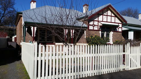 Arden On McLachlan - Accommodation Burleigh 0