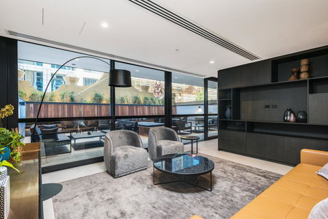 Arise Collins House - Accommodation Burleigh 2