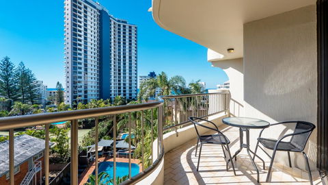 Aristocrat Apartments - Accommodation Burleigh 1