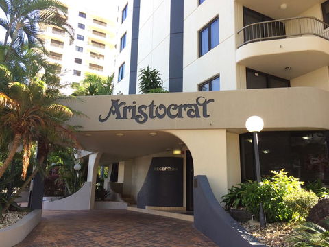 Aristocrat Apartments - Accommodation Burleigh 2