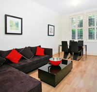 Art Deco in the Cul-de-Sac - Spacious Executive 1BR Potts Point Apartment in Quiet Cul-de-Sac - Accommodation Burleigh