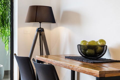 Artsy Apartment CBD City Views And Balcony - Accommodation Burleigh 2