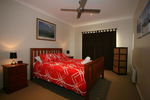 Aspect 1/8a Poly Cow Lane - Accommodation Burleigh 2