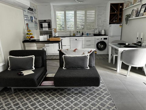 Luxury Boutique Self-Contained Private Granny Flat - Accommodation Burleigh 0