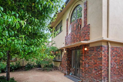 Massive Mitford Large Luxurious 1st Class 4 Bdrm - Accommodation Burleigh 0