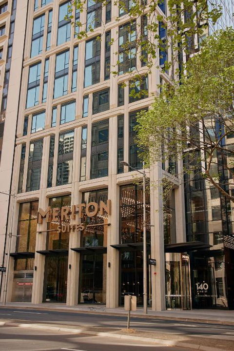Meriton Suites Melbourne - Accommodation Burleigh 1