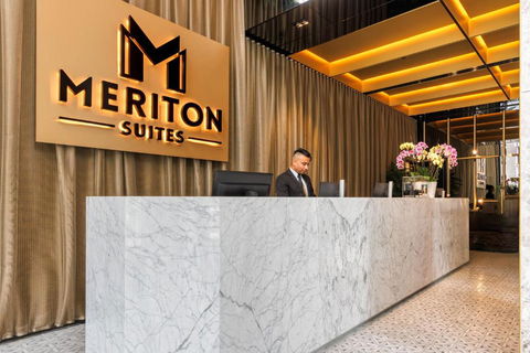 Meriton Suites Melbourne - Accommodation Burleigh 2