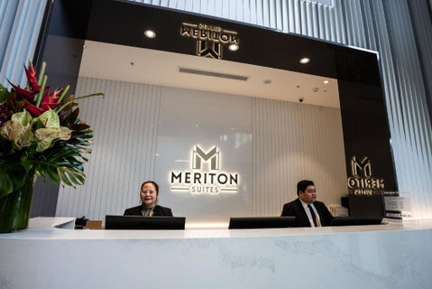 Meriton Suites Liverpool - Accommodation Burleigh 3