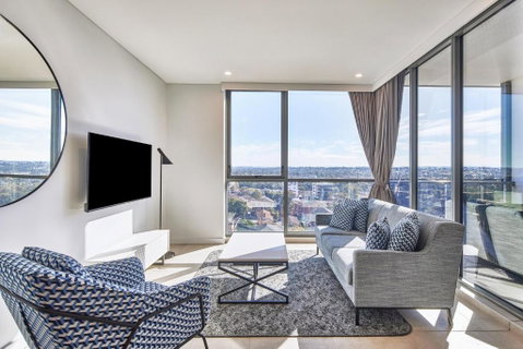 Meriton Suites Liverpool - Accommodation Burleigh 0