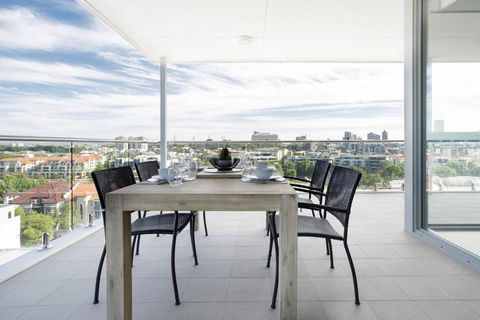 Minimalist Penthouse Condo With Skyline Vistas - Accommodation Burleigh 0