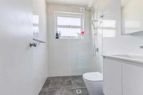 Miracle Miranda Sydney Apartment - Accommodation Burleigh 2