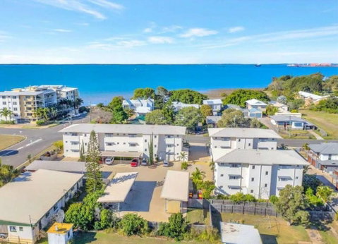 Modern Beach Apartment - Accommodation Burleigh 0