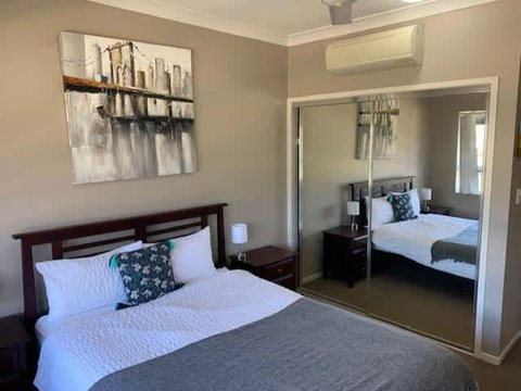 Modern Beach Apartment - Accommodation Burleigh 2