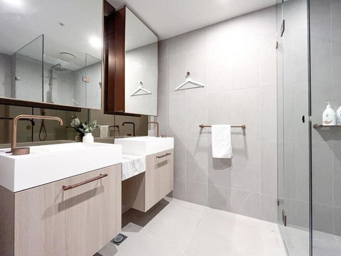 Modern Luxury 2B2B Sky Garden SmartTV - Accommodation Burleigh 1