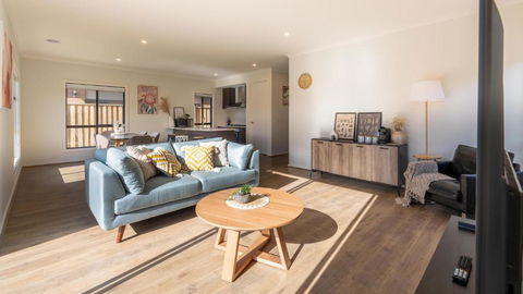 Modern New Homly House At Clyde - Accommodation Burleigh 1