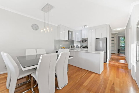 Modern Scarborough Townhouse - Accommodation Burleigh 0