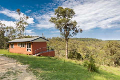 Moffat Falls Cottage Overlooking Waterfalls And Mountains - Accommodation Burleigh 0