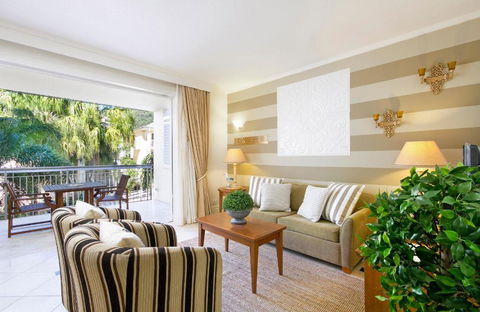 Nautical Romance, In The Heart Of Noosa - Accommodation Burleigh 1