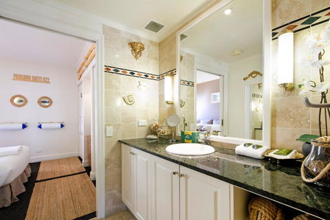 Nautical Romance, In The Heart Of Noosa - Accommodation Burleigh 3