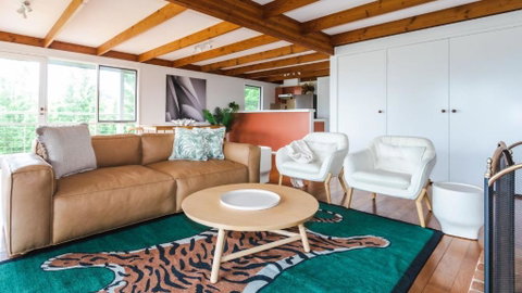 Nantucket - Accommodation Burleigh 3