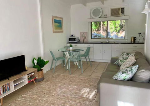 Nature Retreat On Mandalay - Accommodation Burleigh 1