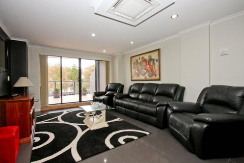 Nautilos On The Harbour - Accommodation Burleigh 3