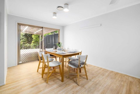 NEW 3BR Serene Creekside Retreat In Helensvale - Accommodation Burleigh 3