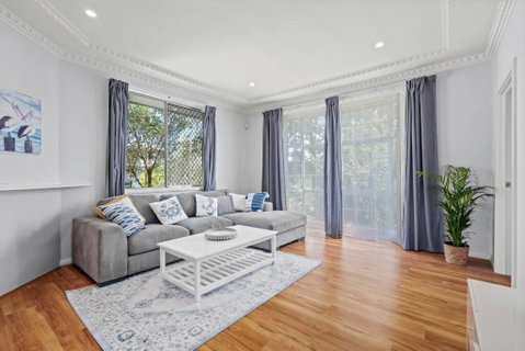 NEW Sailors Cove Pet Friendly - Accommodation Burleigh 0