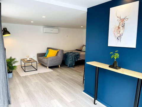 Newly Renovated Contemporary Private Studio Near Hobart CBD And Airport - Accommodation Burleigh 2