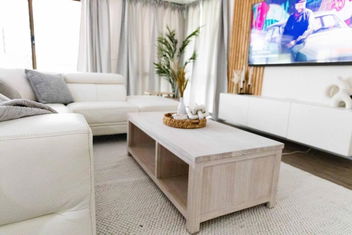 Newly Renovated Home Near Shops, M1, National Forest & Koalas! with Accommodation Burleigh