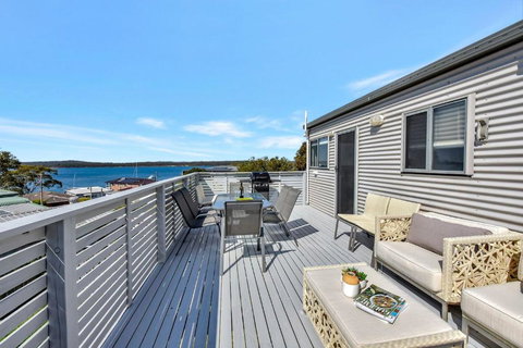 New Property Seabreeze Bungalow - Lakeview Sunset Delight At Sunshine On Lake Macquarie - Accommodation Burleigh 1